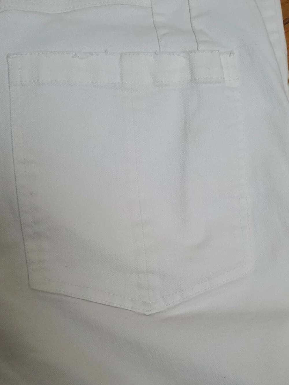 Anthro Pilcro and the Letterpress   White Jeans with Navy Printed Pocket Lining